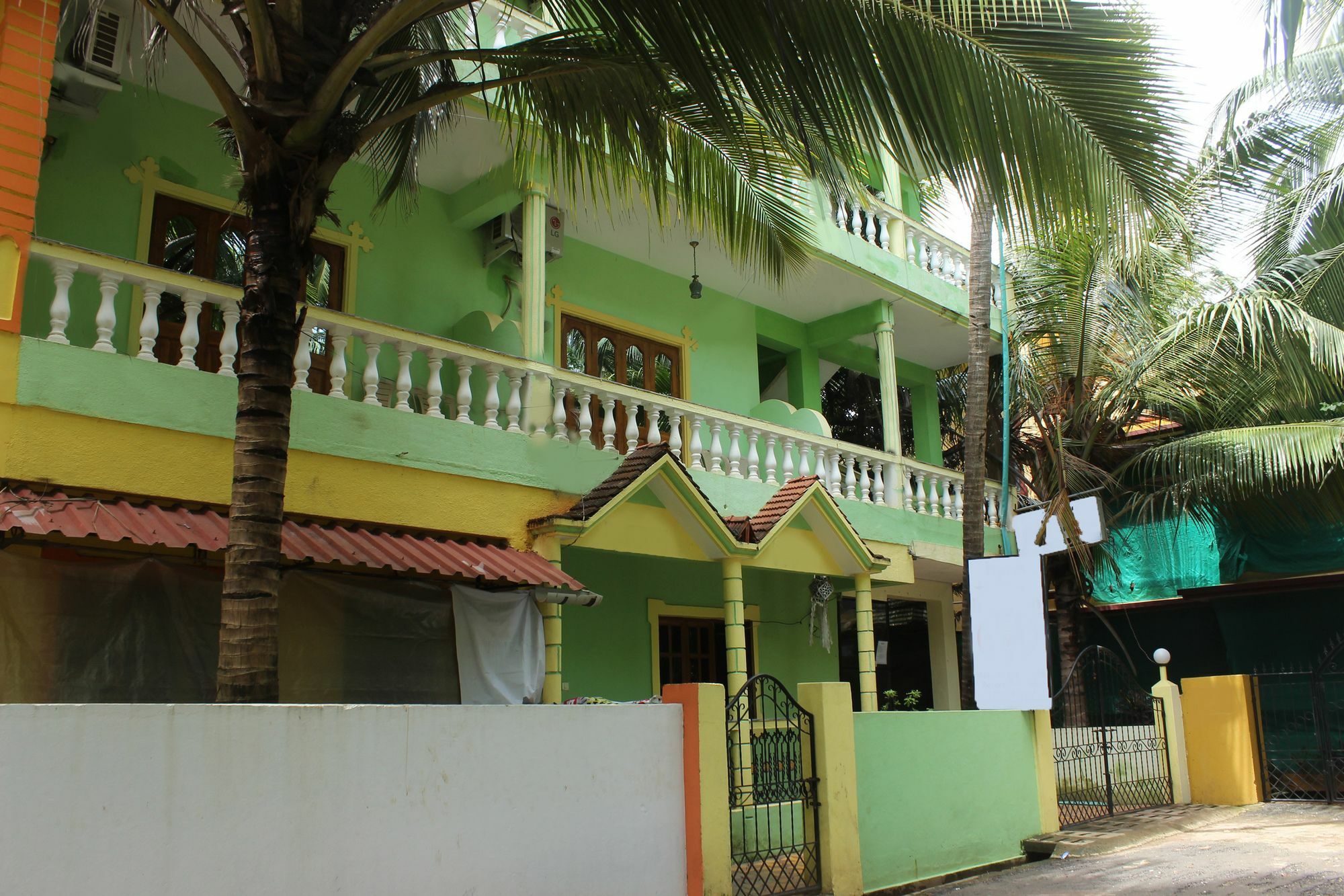 Oyo 3723 Leela Inn Кандолим Екстериор снимка