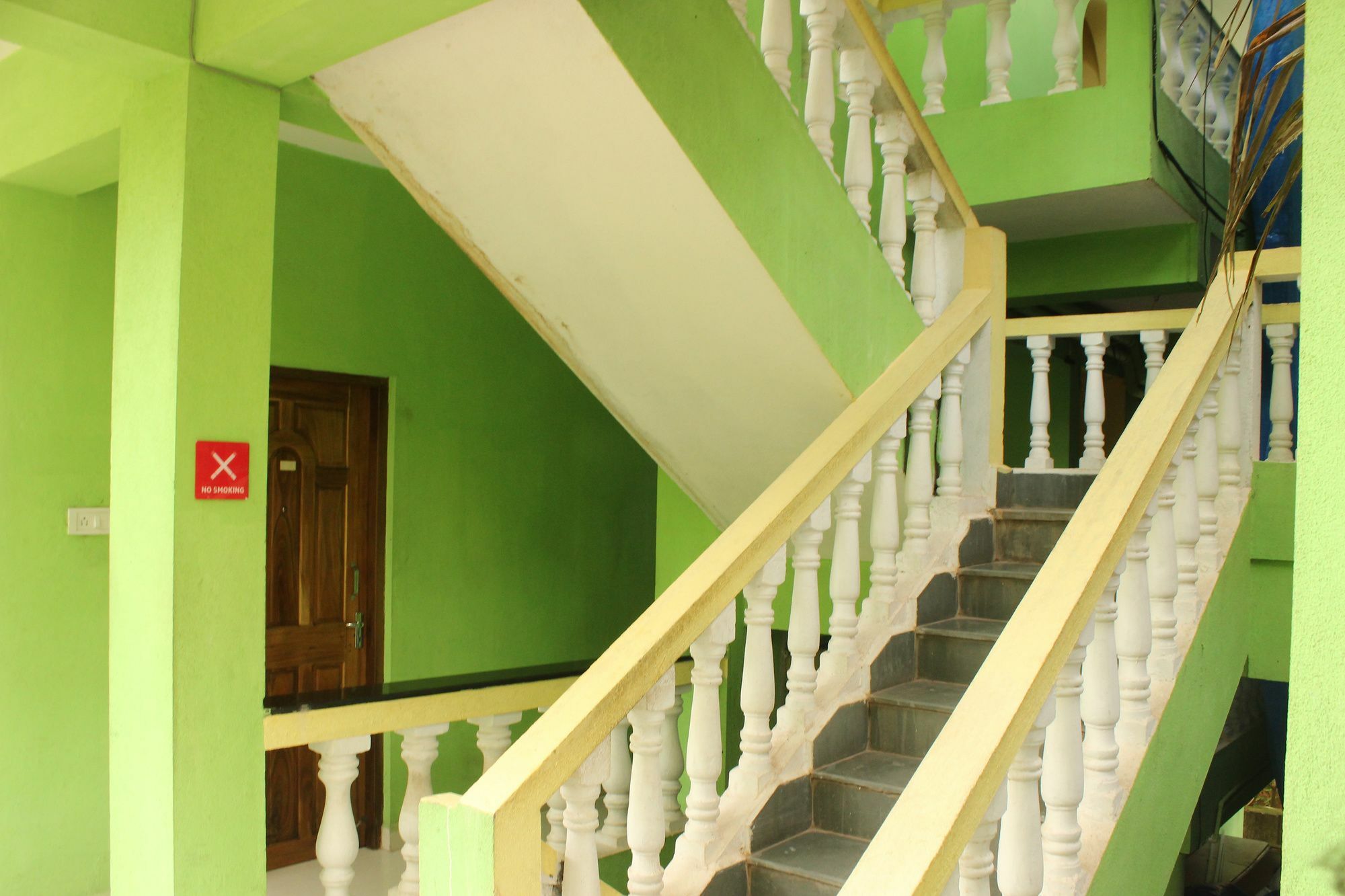 Oyo 3723 Leela Inn Кандолим Екстериор снимка