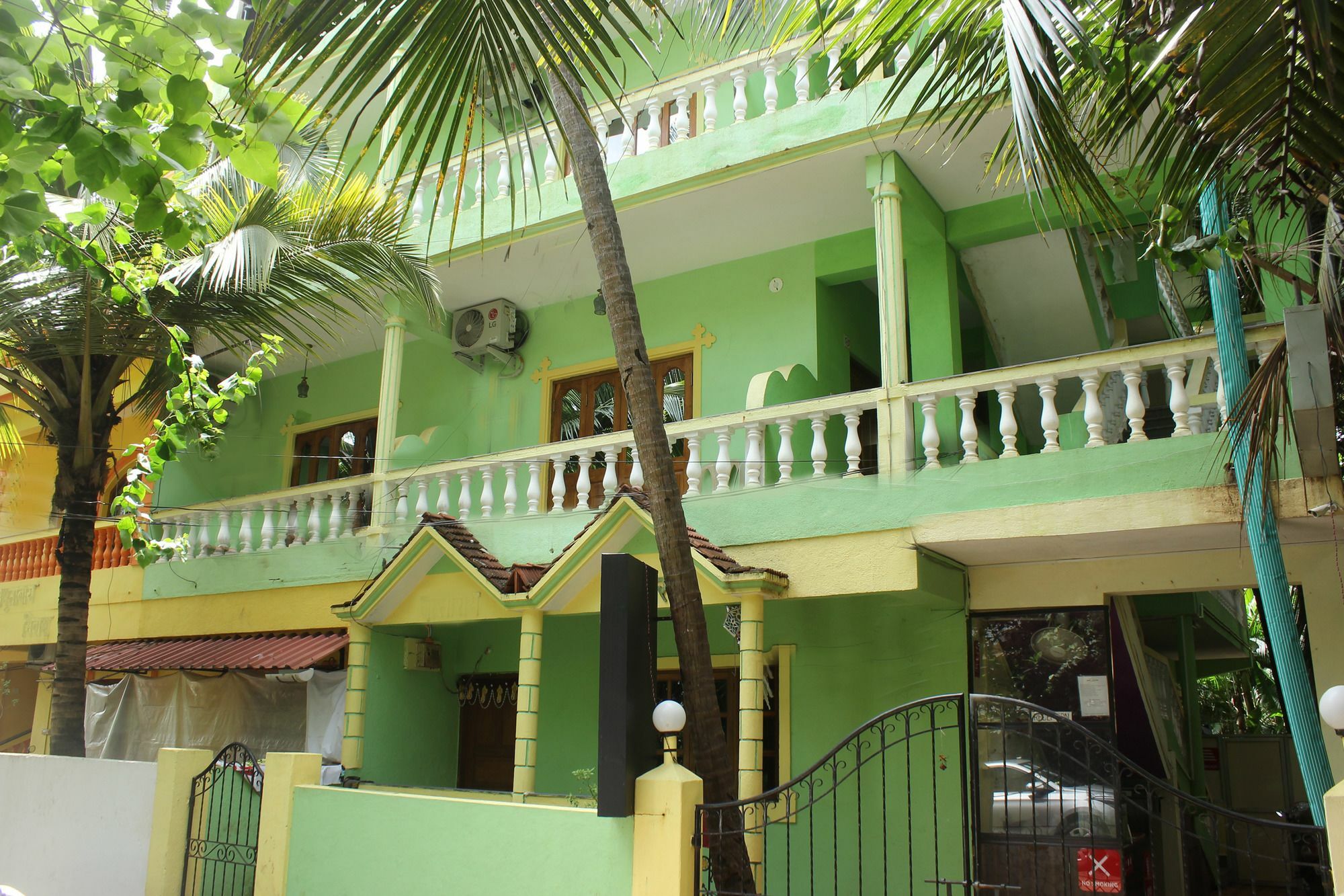 Oyo 3723 Leela Inn Кандолим Екстериор снимка